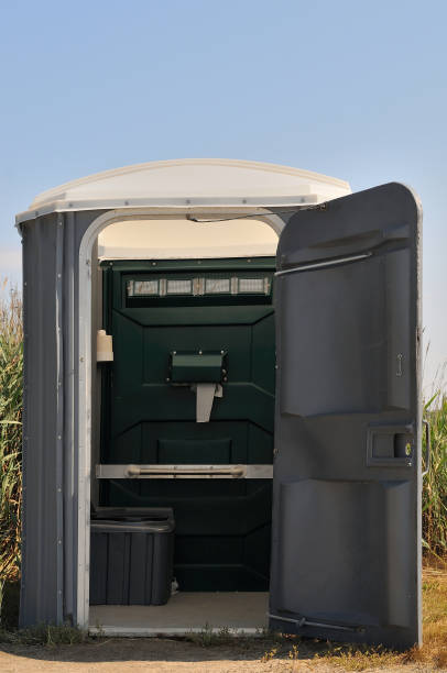 Best Porta potty delivery and setup  in Oak Island, NC